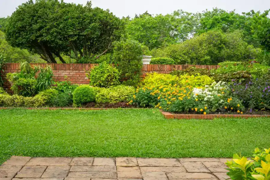 Professional Commercial Landscape Maintenance in Monroe, WA Professional Commercial Landscape Maintenance in Monroe, WA